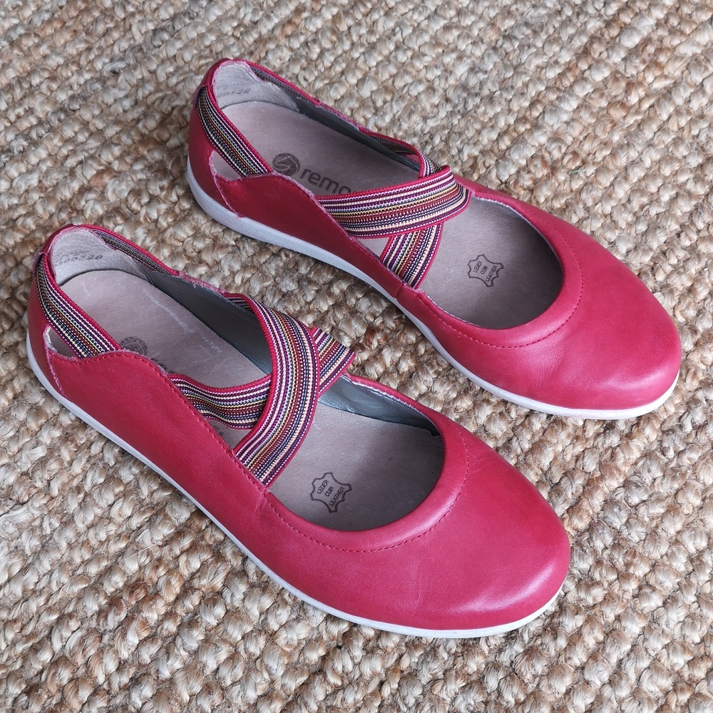 Remonte red leather slip-ons